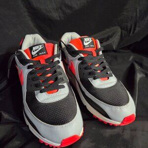 Nike Air Max 90 Black Radiant Red Wolf Grey – Men’s Size 13 – Excellent Conditio
